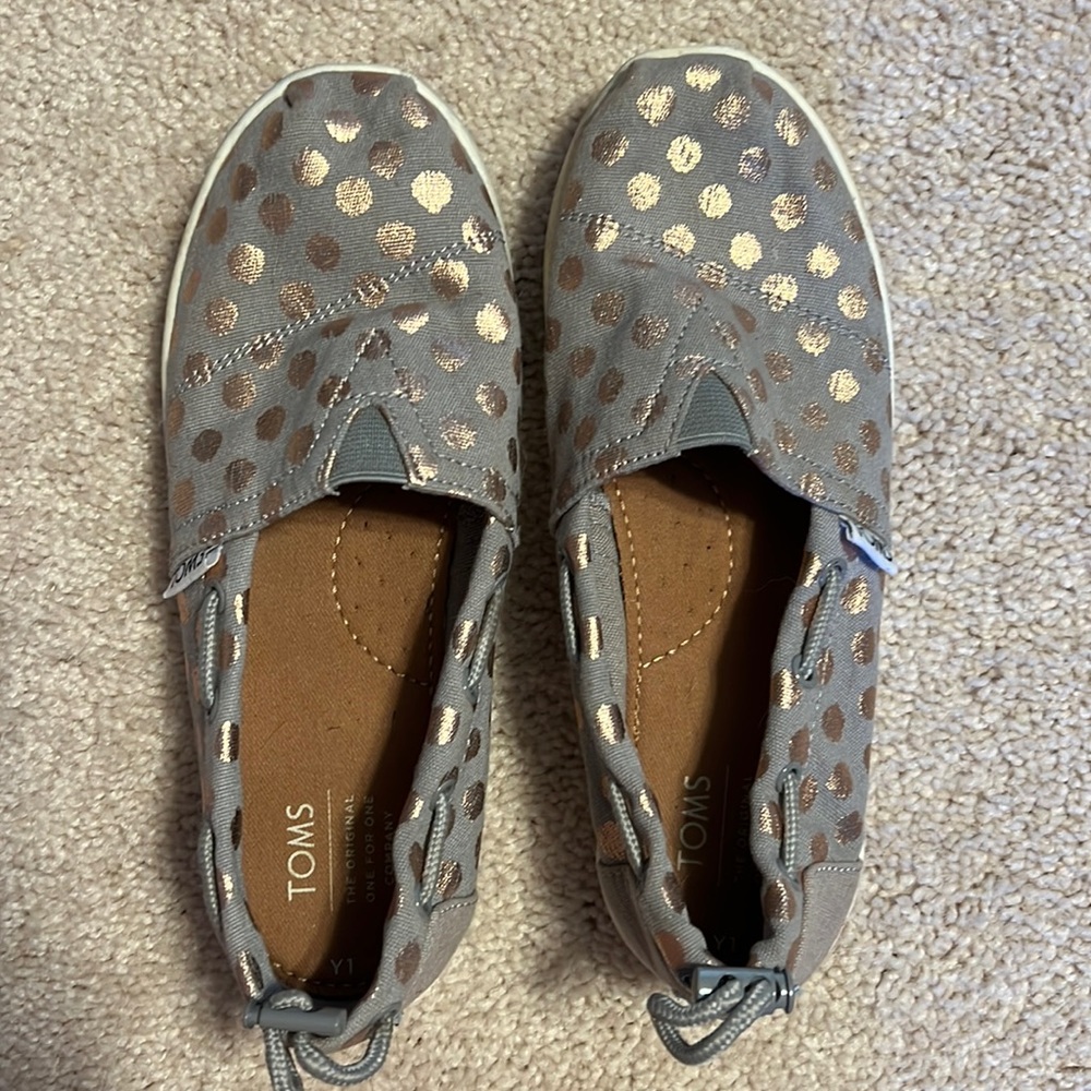 Gold dot girls TOMS